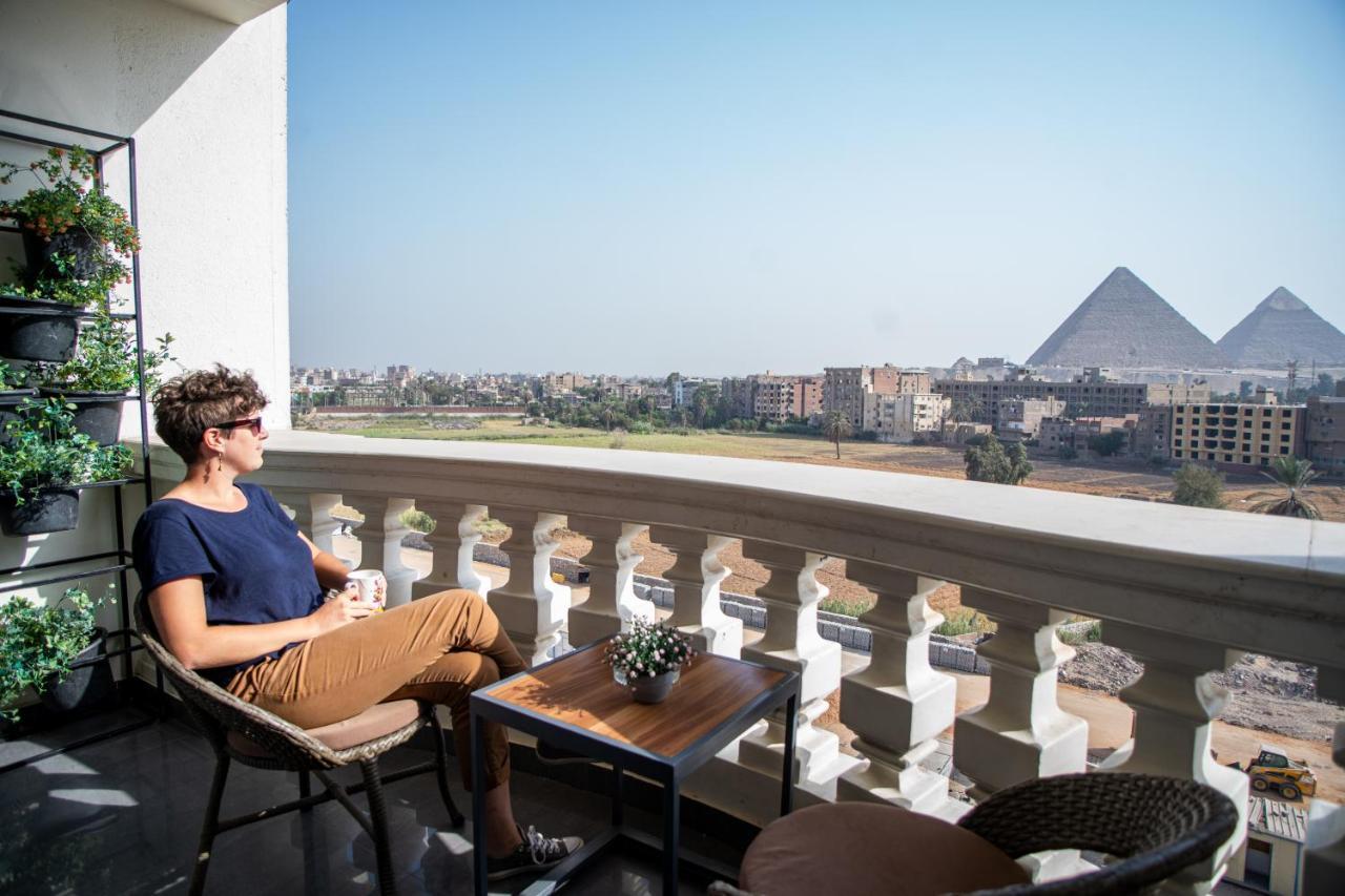 New Pyramids Eyes Hotel Kairó Kültér fotó